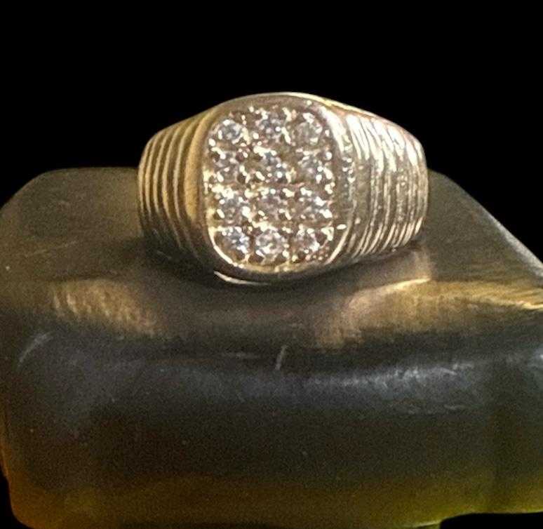 oro 10K 8.23g